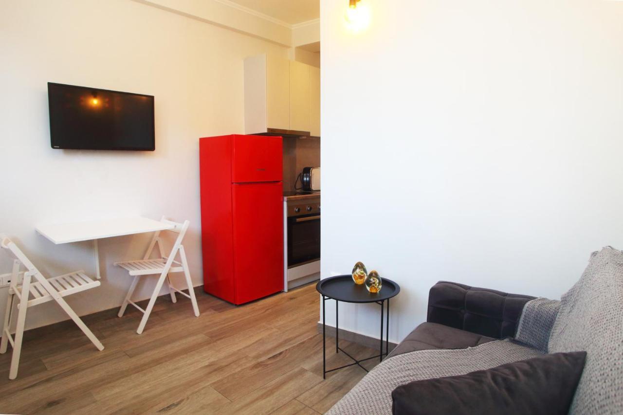 Intown Suite Lefkáda Buitenkant foto